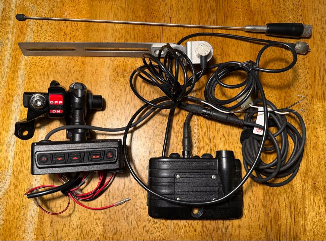 オートバイ用アマチュア無線機　FTM-10S Bluetoothユニット付き