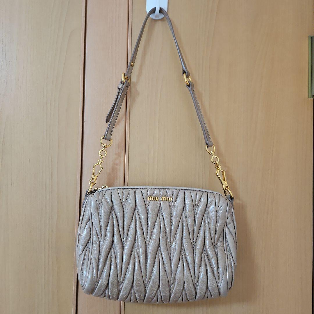 MIU MIU マテラッセ　アクセサリーバッグ