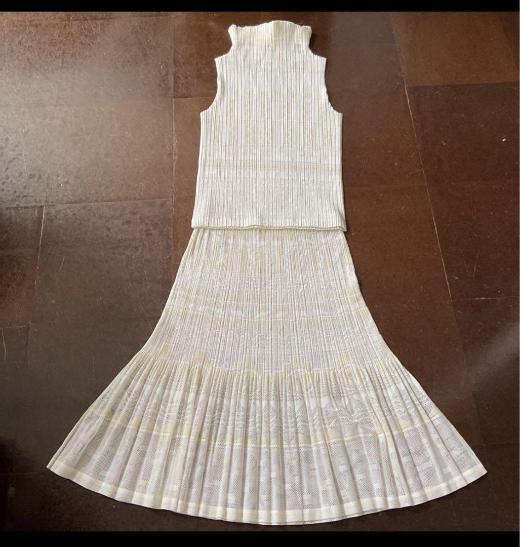 PLEATS PLEASE 美しい透かし編みセットアップ