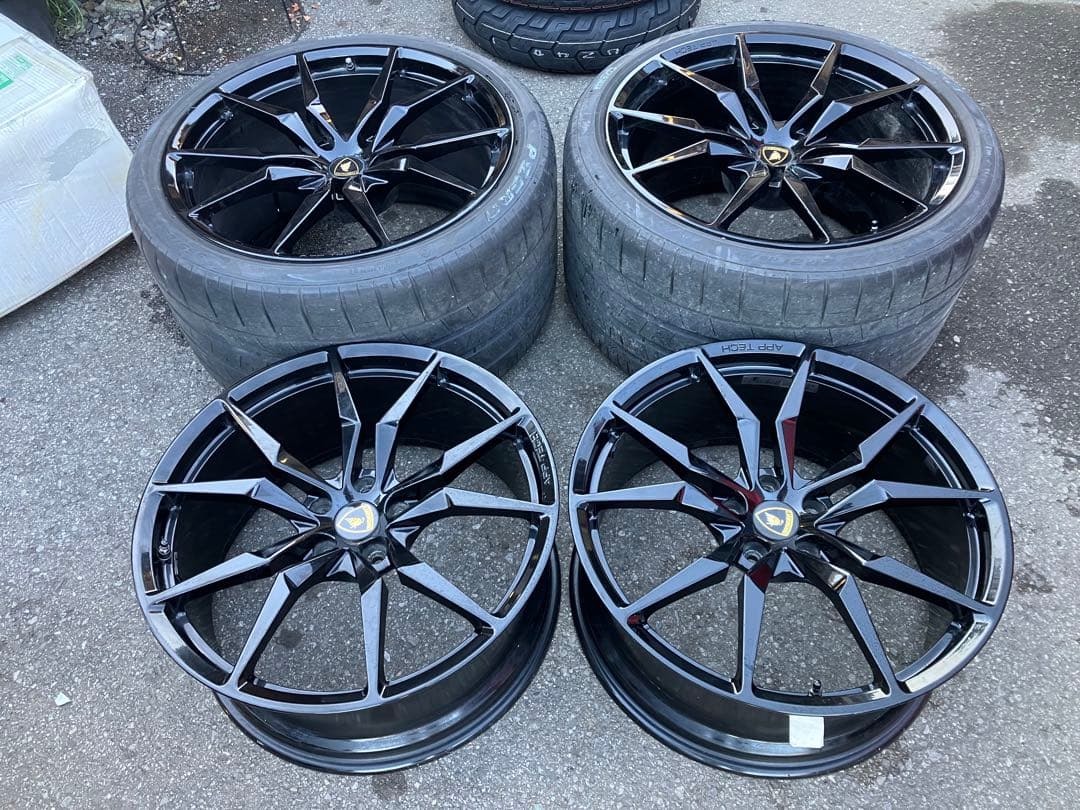 ランボルギーニ アヴェンタドール 純正20.21ホイール