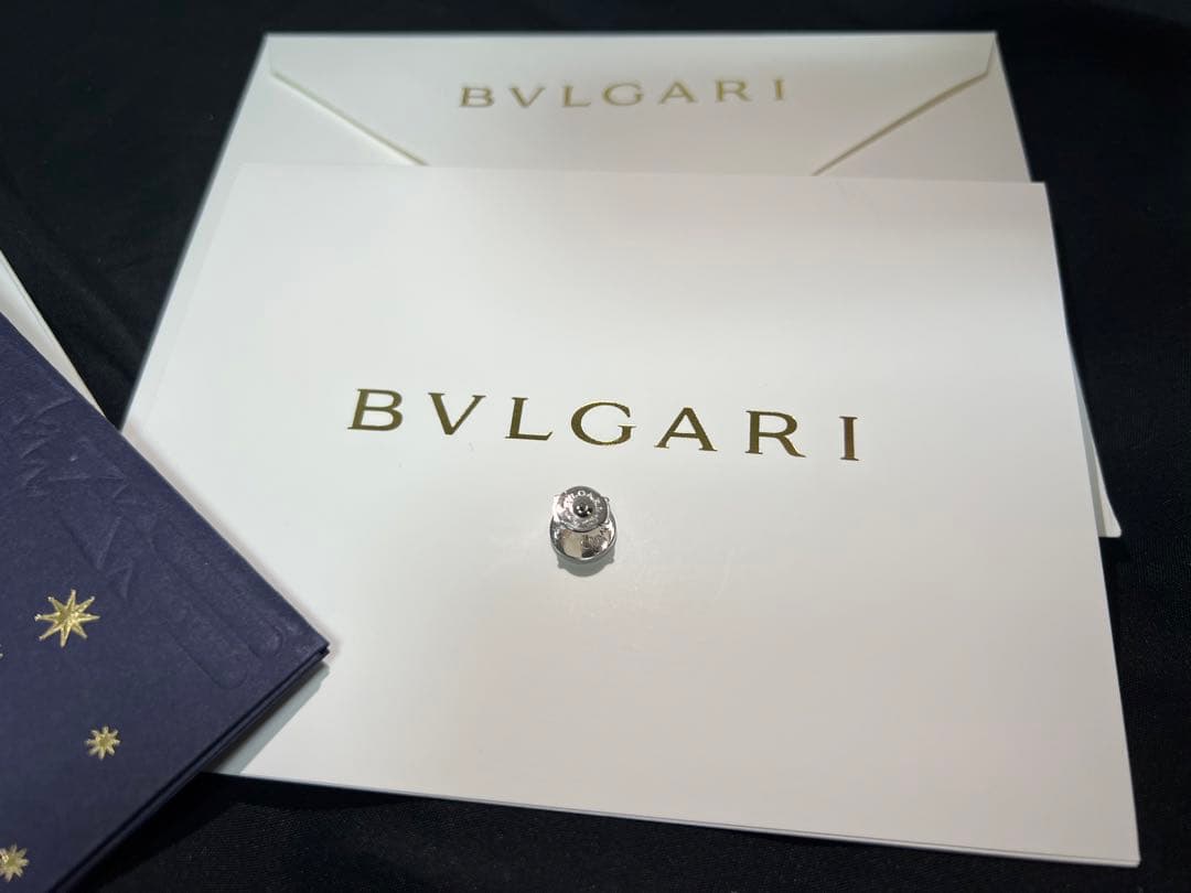 BVLGARI ブラック スタッズピアス
