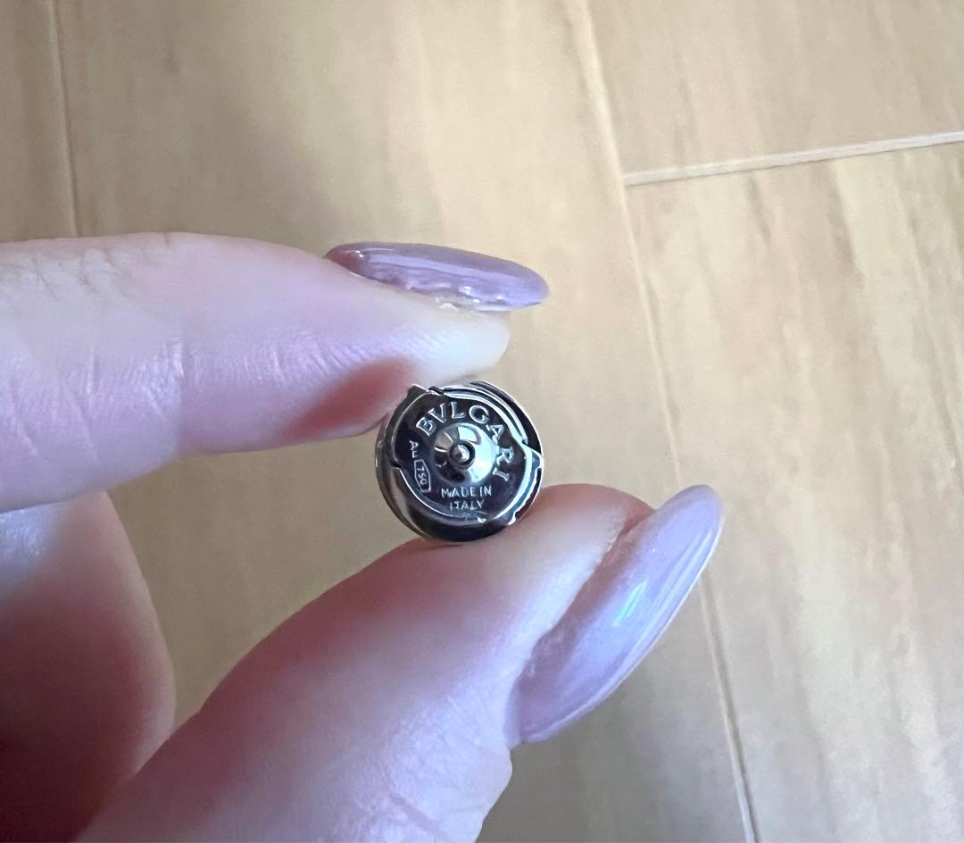 BVLGARI ブラック スタッズピアス