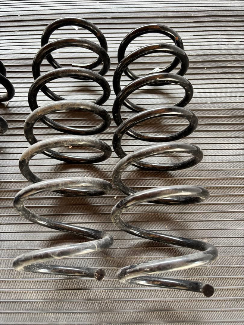 N-BOXカスタム JF4 新車外しサスペンション