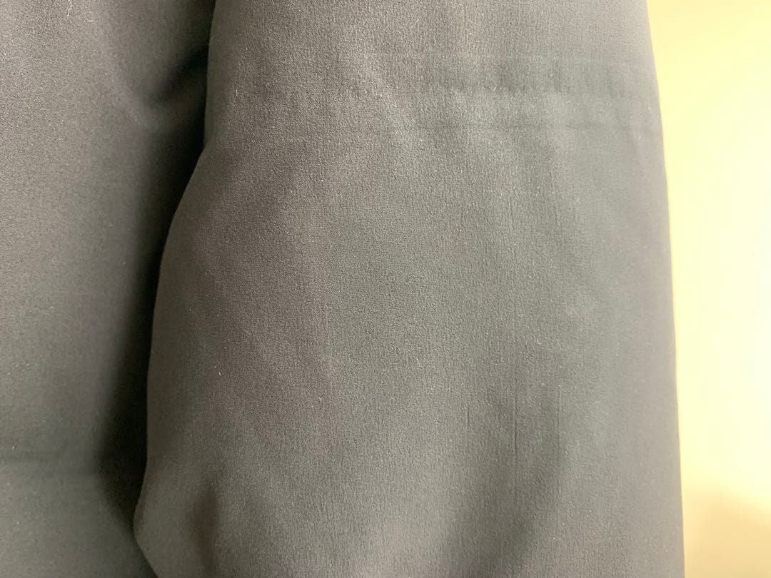 ジ*ン様 Marmot フード付きダウンジャケット 黒×赤