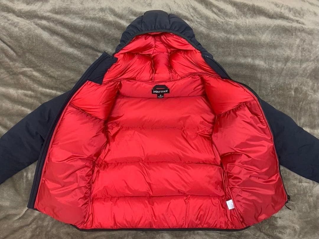 ジ*ン様 Marmot フード付きダウンジャケット 黒×赤