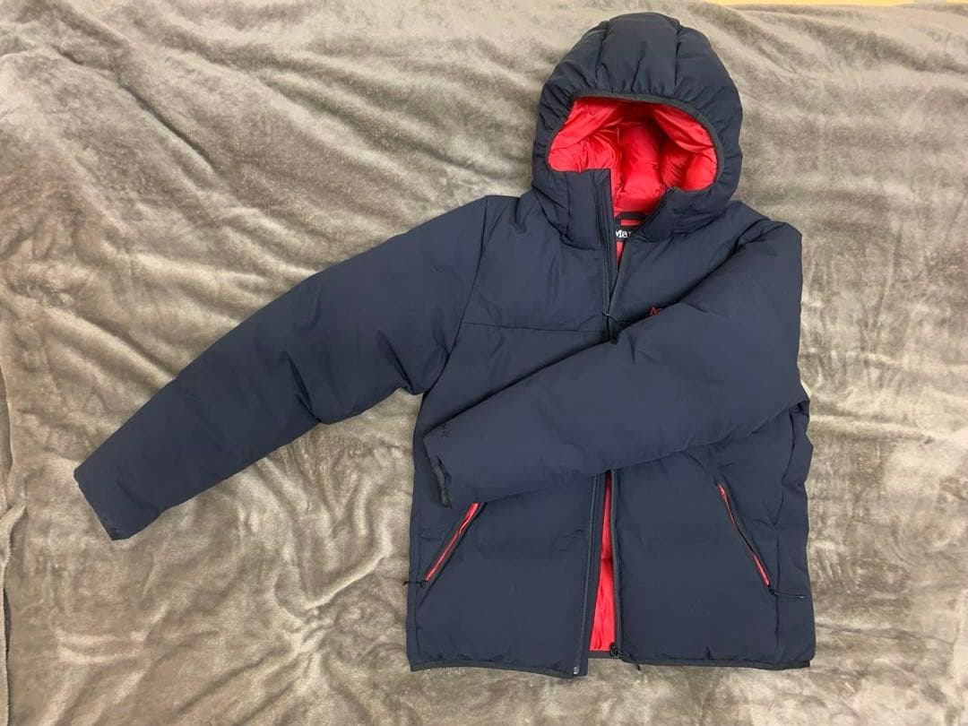 ジ*ン様 Marmot フード付きダウンジャケット 黒×赤