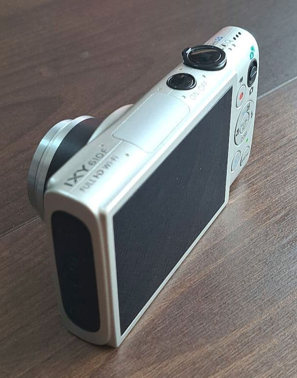 Canon　IXY610F　キャノン　付属品　保護フィルム　箱あり　動作確認済