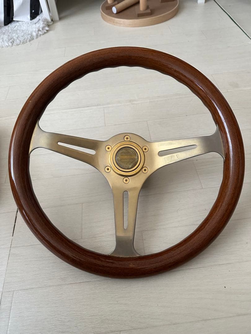 【MOMO】ブラウン ウッドステアリングホイール&ボスセット