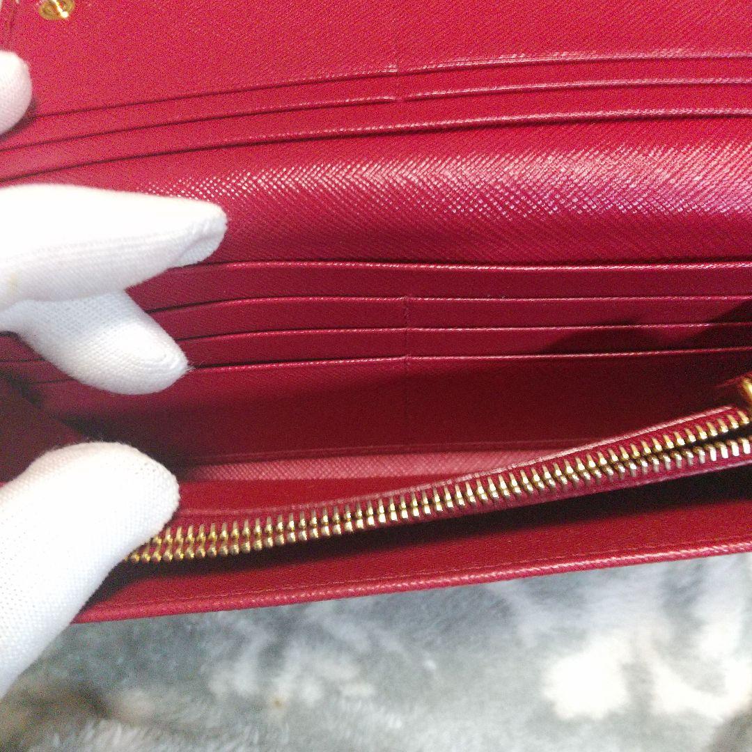 PRADA サフィアーノメタルラインレッド系 長財布