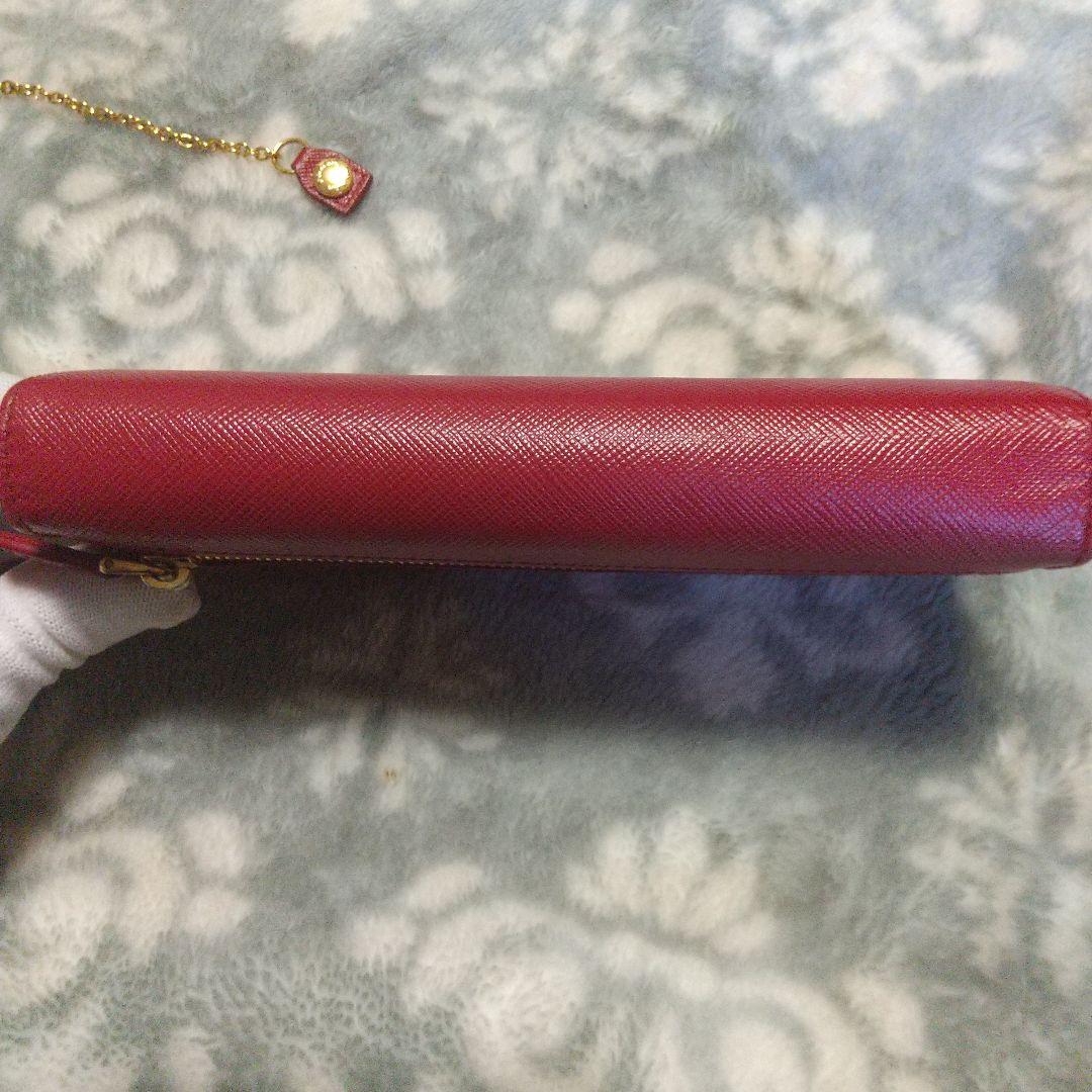 PRADA サフィアーノメタルラインレッド系 長財布
