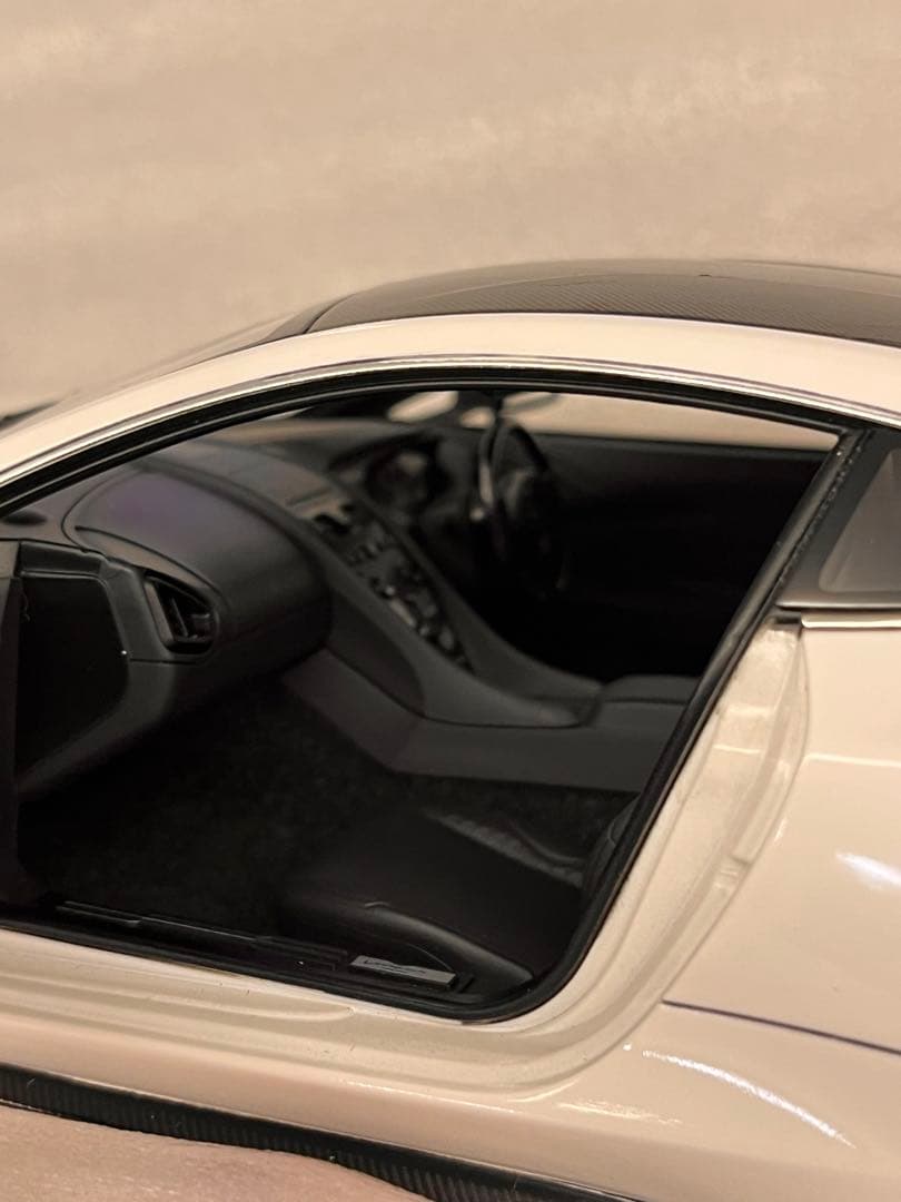 オートアート 1/18 アストンマーチン ヴァンキッシュ