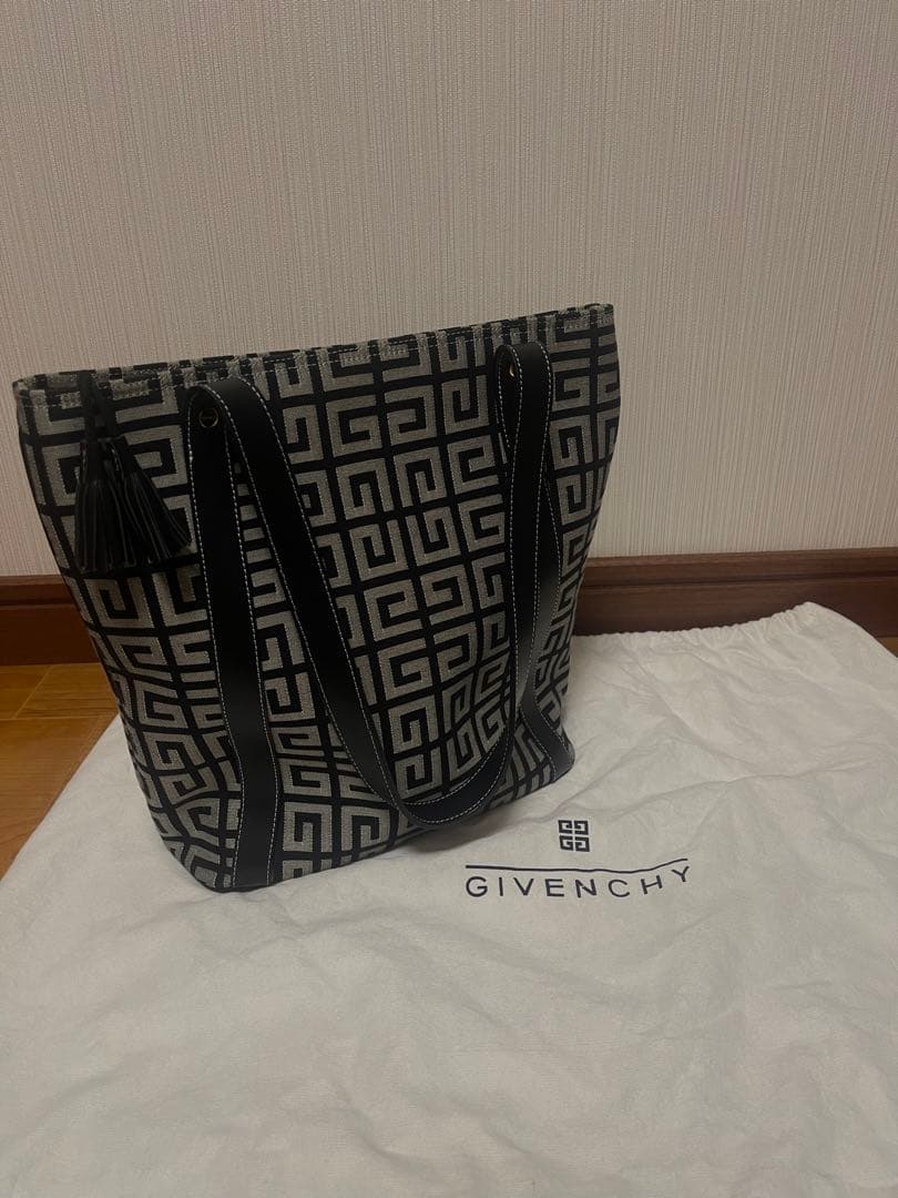GIVENCHY ジバンシー ショルダーバッグ