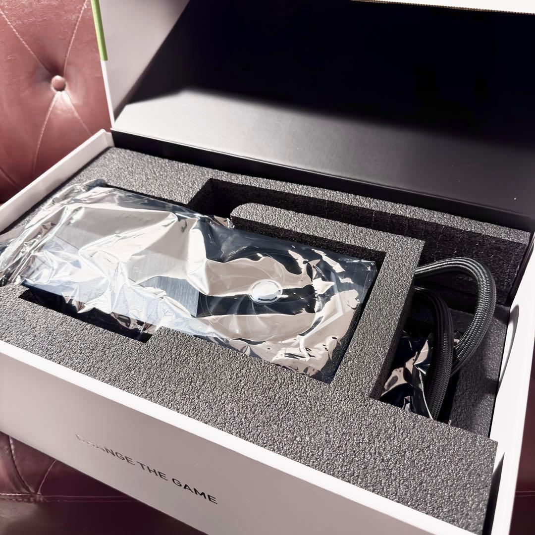 グラフィックボード・グラボ・ビデオカード MSI RTX 4090 SUPRIM LIQUID X 24GB GDDR6X