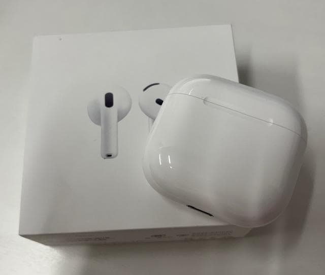 【ほぼ未使用】Apple AirPods4 MXP63J/A
