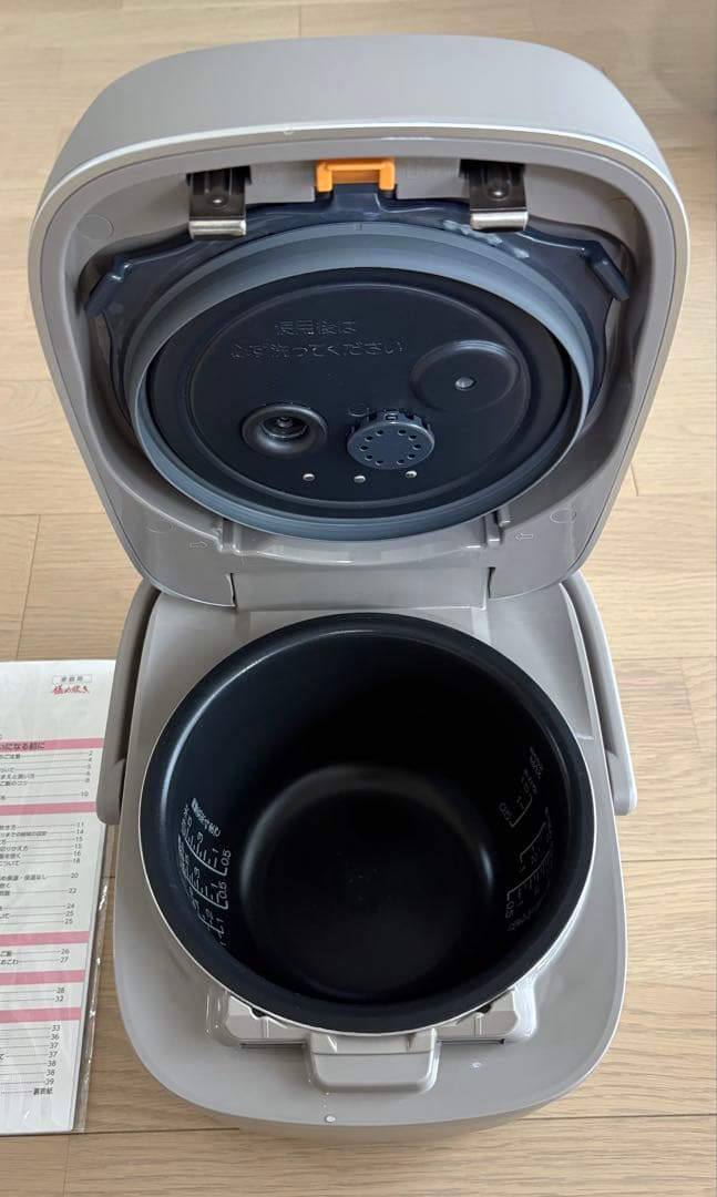 ブ*ヌ様 象印 炎舞炊き NW-PV10 5.5合 圧力IH炊飯ジャー