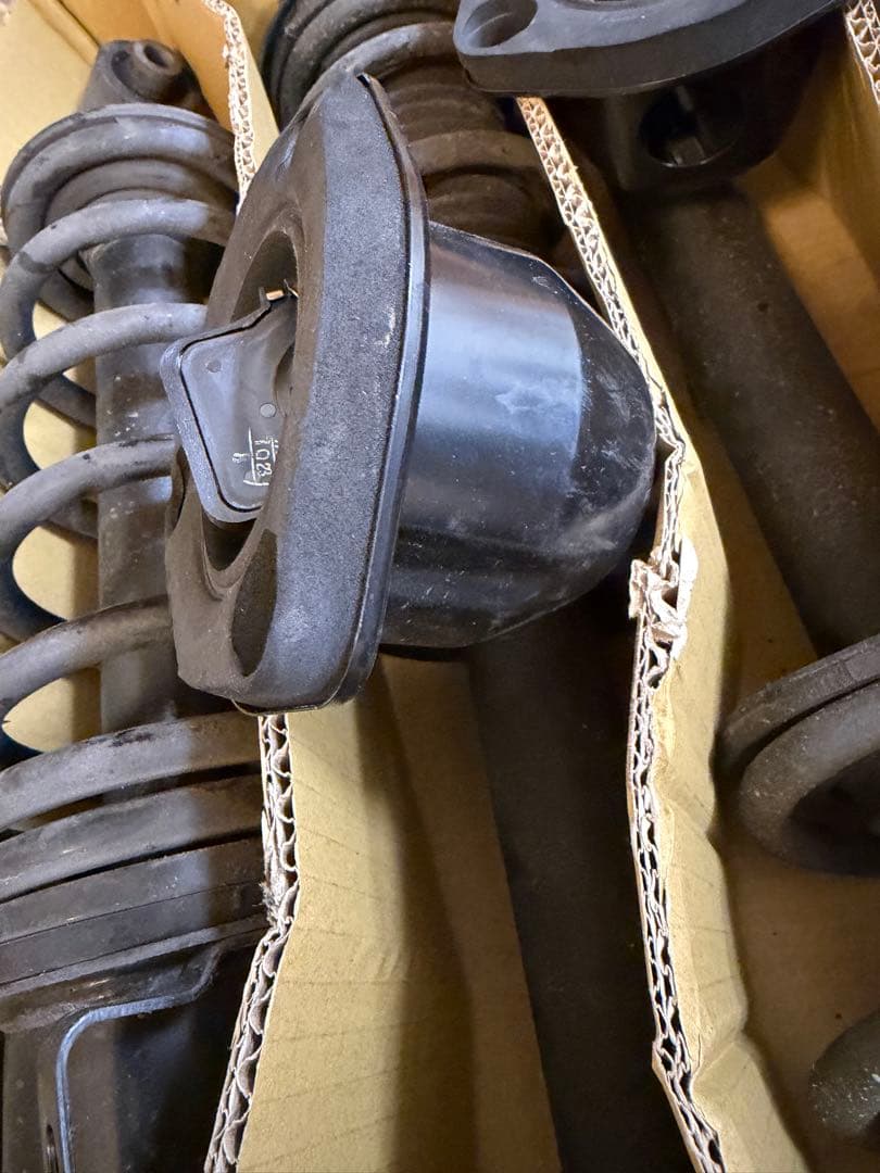 210系クラウン純正サス