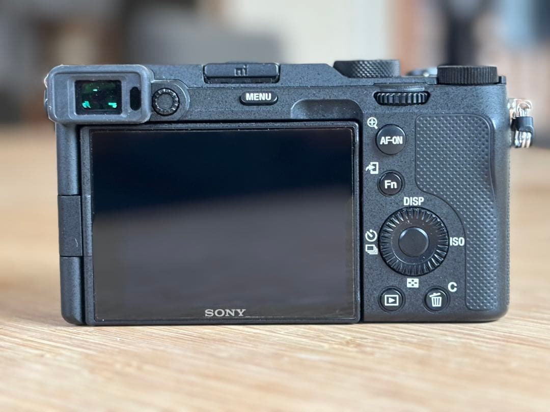 SONY α7C フルサイズミラーレス一眼 （予備バッテリー付）