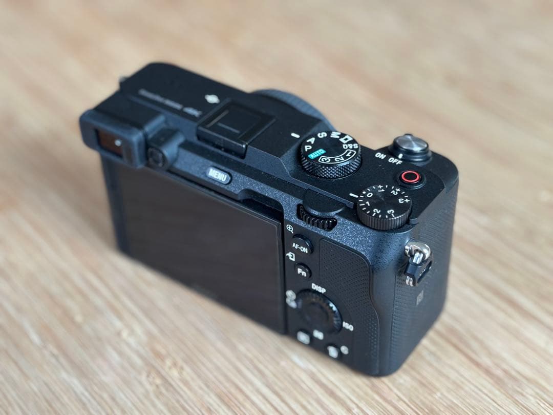 SONY α7C フルサイズミラーレス一眼 （予備バッテリー付）