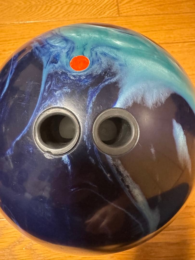 VENOM ブルーコーラル　ボウリングボール 15ポンド