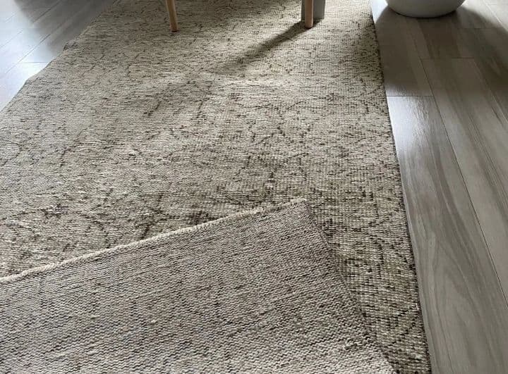 1970年代　トルコ　ヴィンテージ　ラグ　絨毯　106 x 202 cm