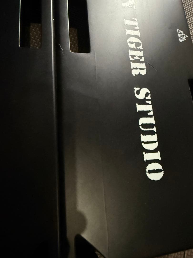 MTS MOUNTAINTIGERSTUDIO サメシェルコンテーブル