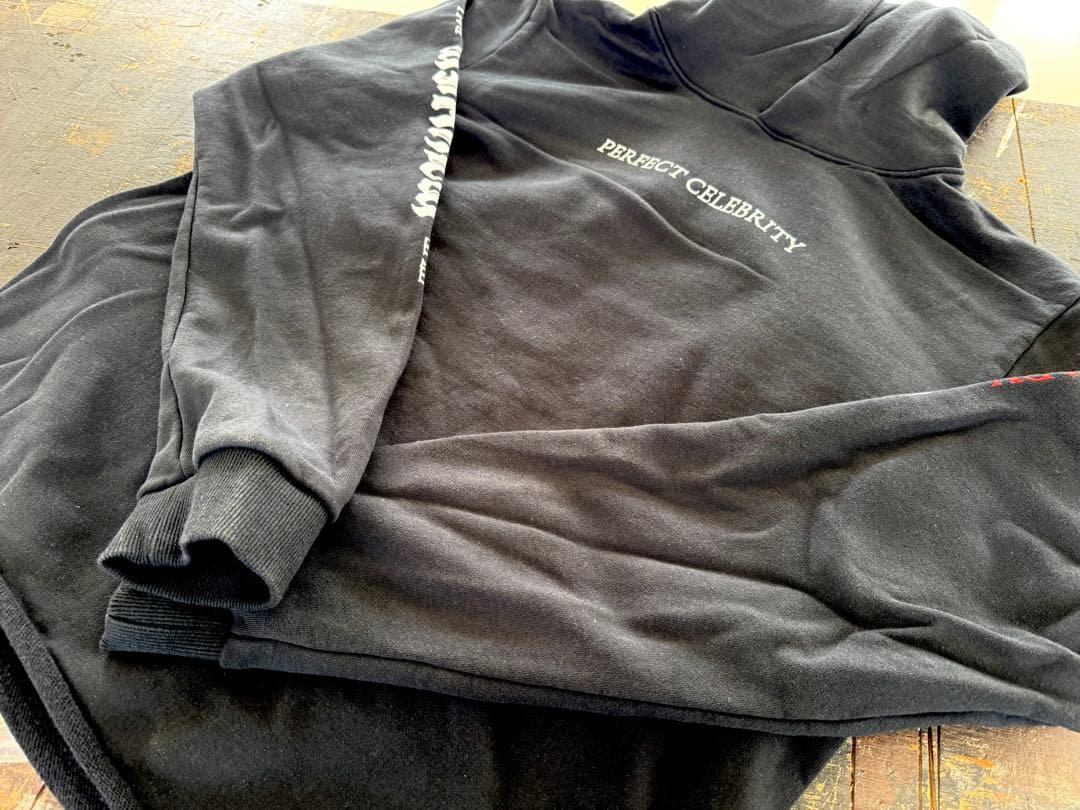 (残り1個)新品レディーガガ VIPGOLDHOODIE 黒 M〜最安値〜