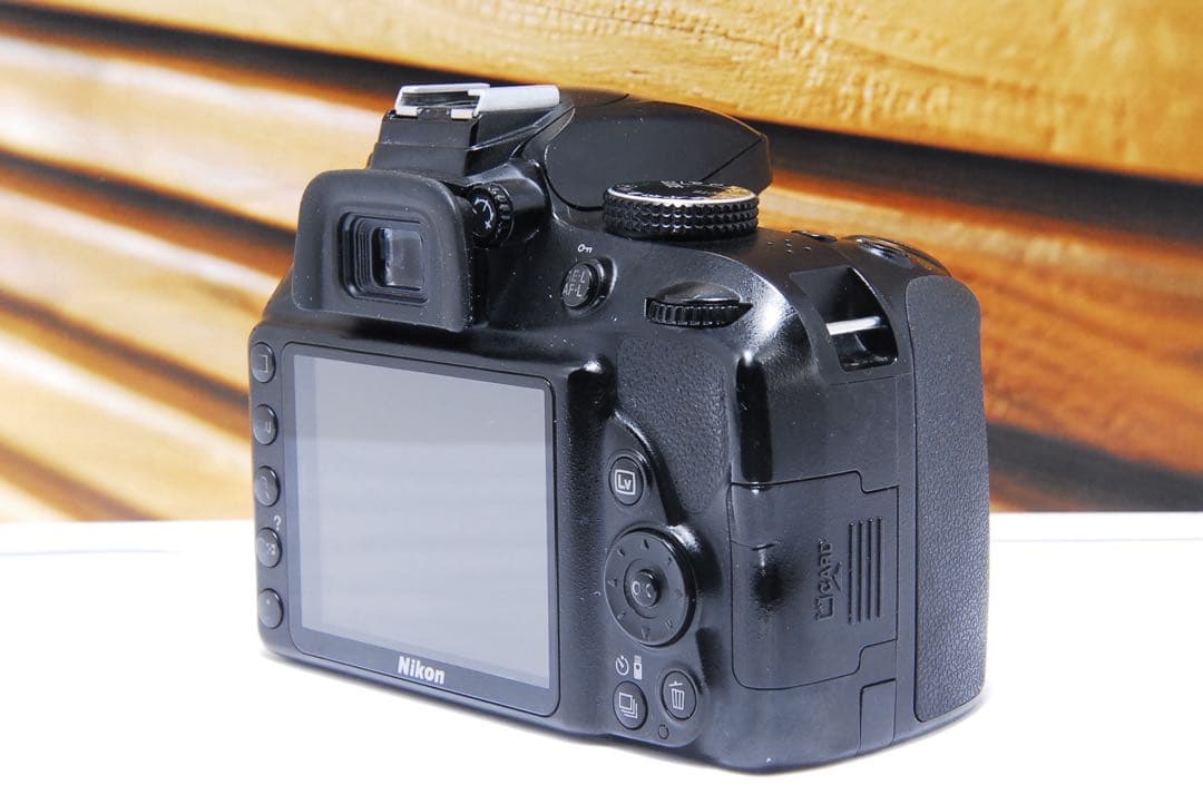 一眼レフ ニコン Nikon D3300 デジタル カメラ　スマホ転送 ダブル