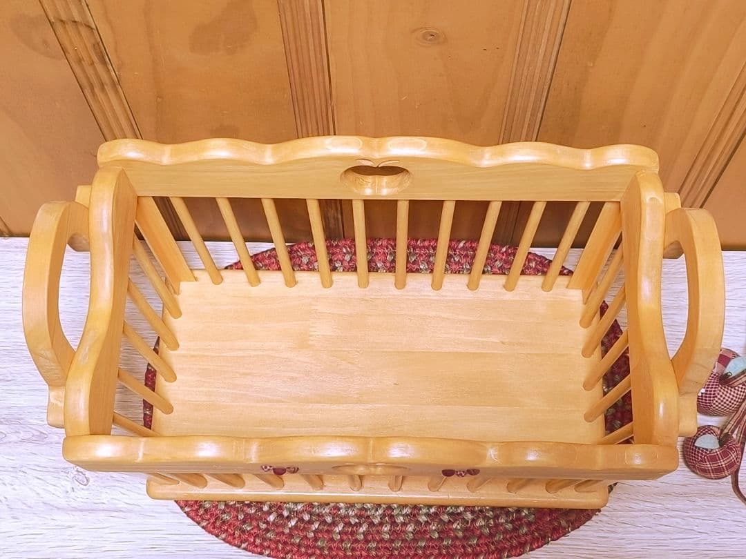 ⭐アメリカンカントリー雑貨♥脚付き木製バスケット✳️りんご(内カバー▪飾り付き)