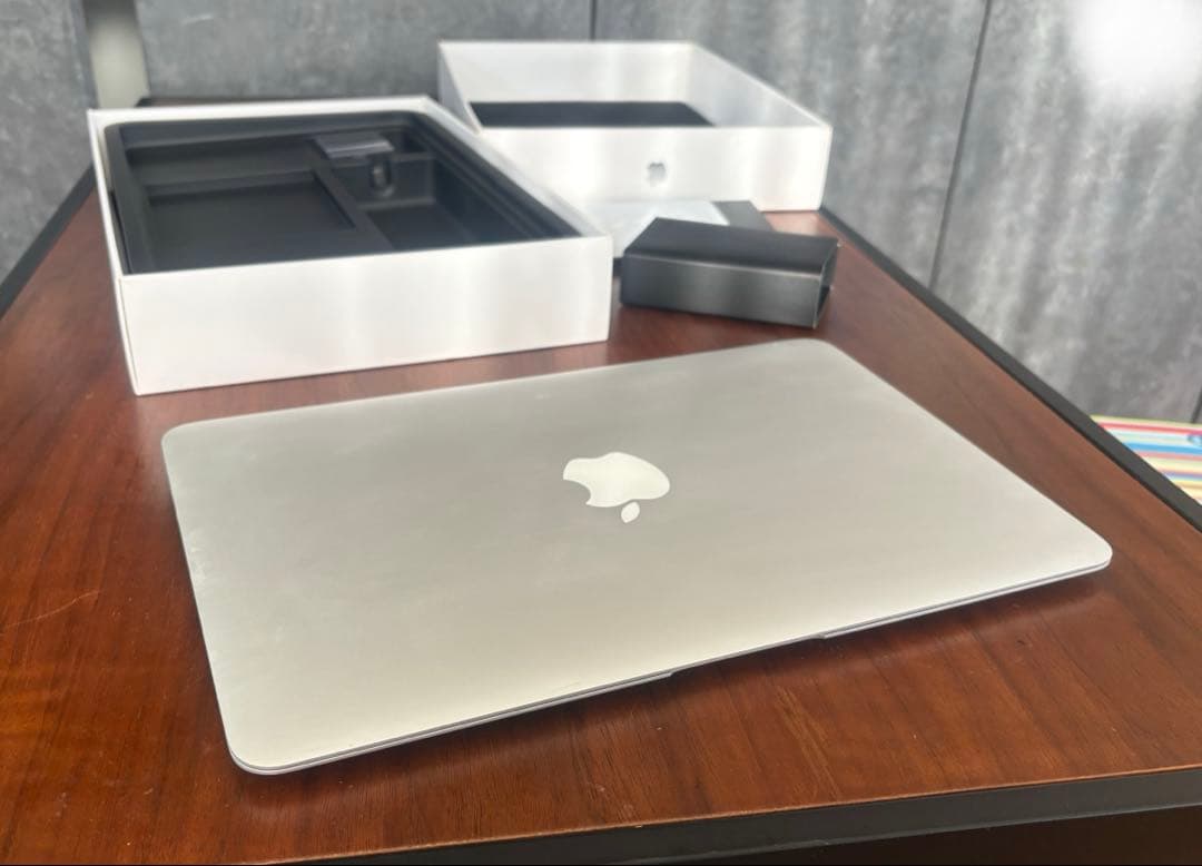 MacBook Air 11インチ シルバー