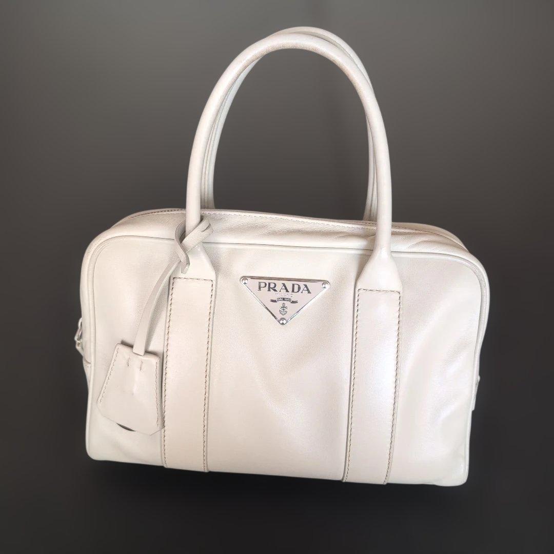 PRADA 　ハンドバッグ レザー　ダイヤル錠付き