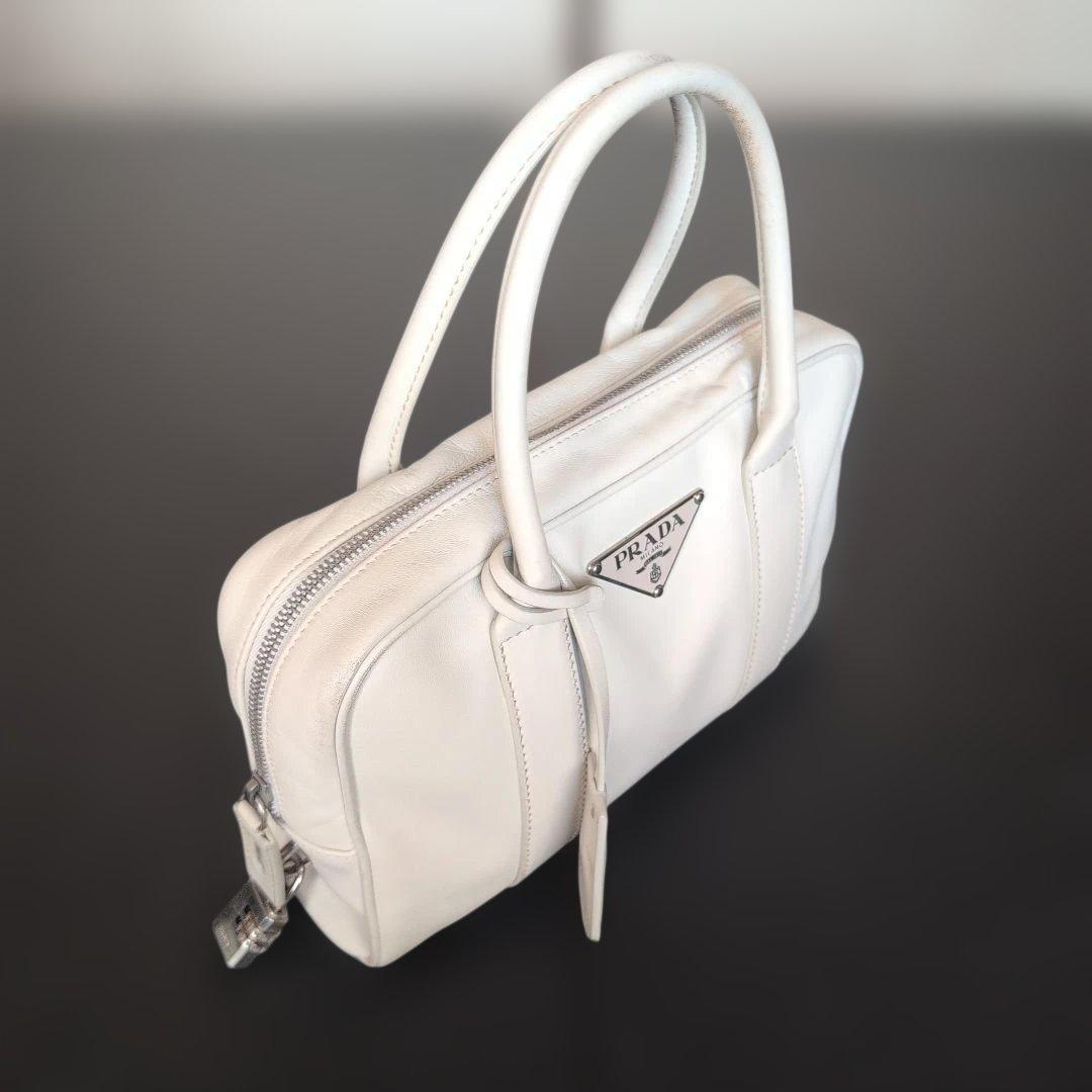 PRADA 　ハンドバッグ レザー　ダイヤル錠付き