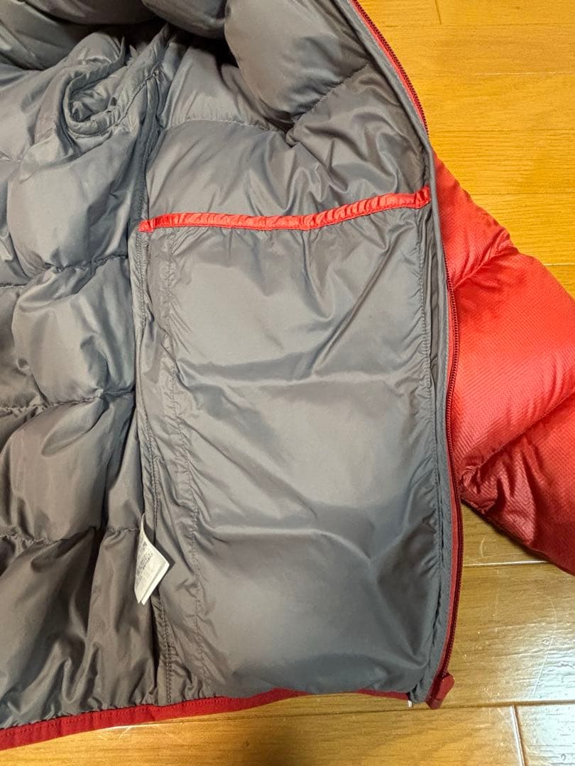 宮城リョータ　monbell 赤 ダウンジャケット
