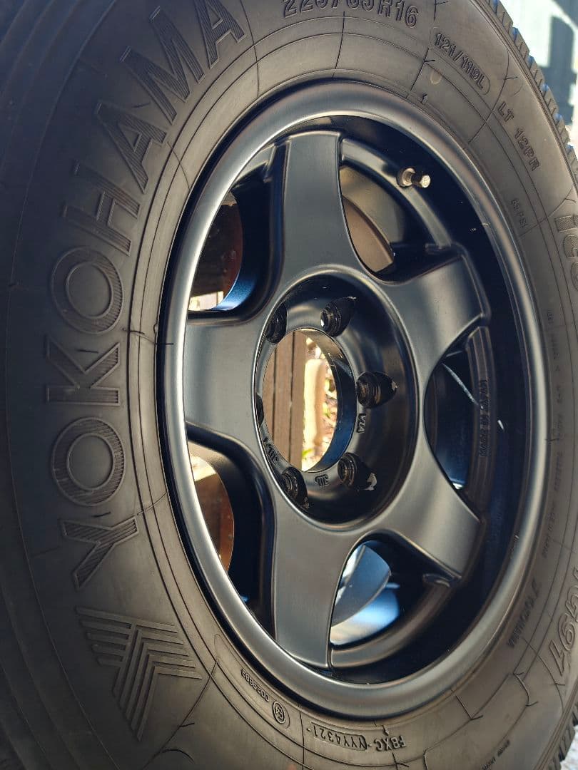 ブラッドレーv　16×6.5j -5 スタッドレス　225/85r16