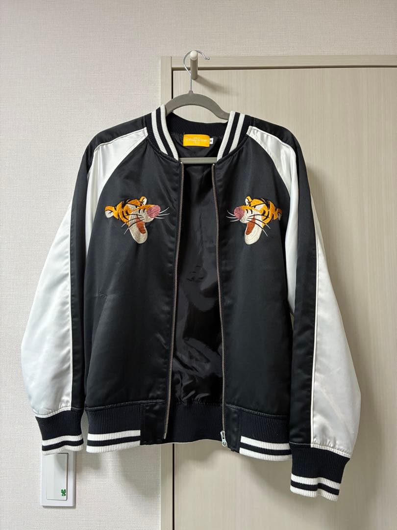【M】ティガー刺繍 スカジャン 黒白