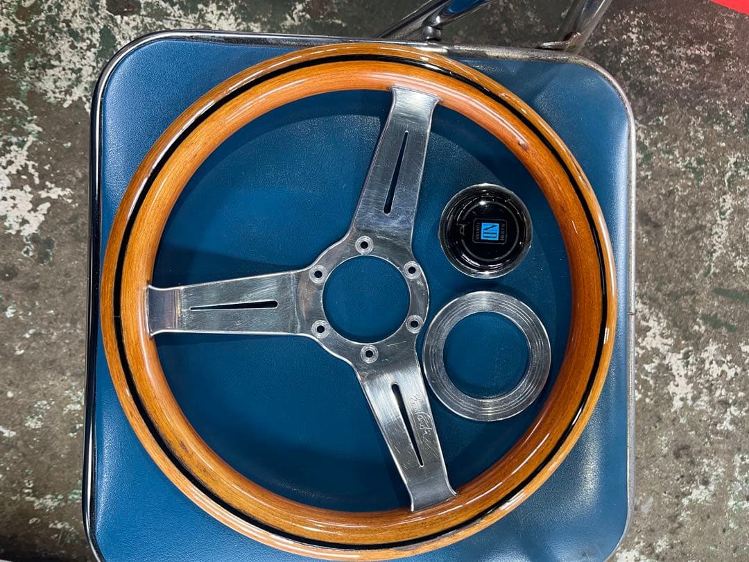 ナルディ　クラシック　小径ステアリング