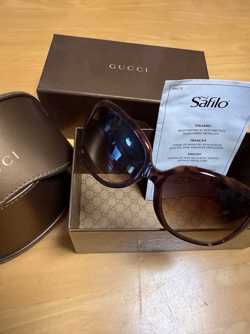 G UCC I サングラス　ケース付　2377