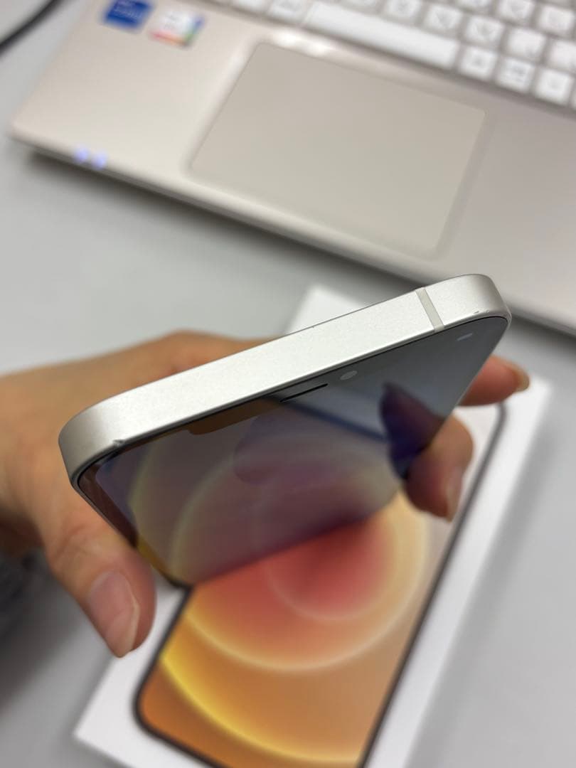 iPhone 本体 12 ホワイト 256GB 状態良好 SIMロック解除済