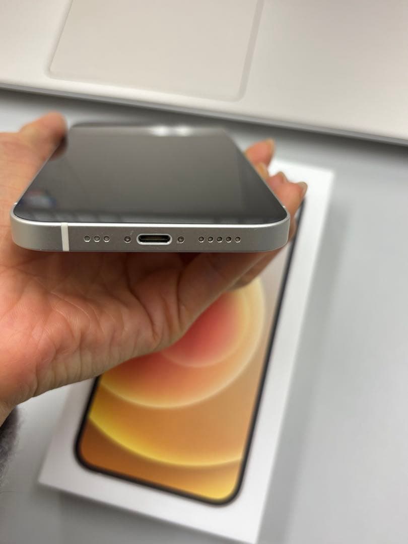 iPhone 本体 12 ホワイト 256GB 状態良好 SIMロック解除済