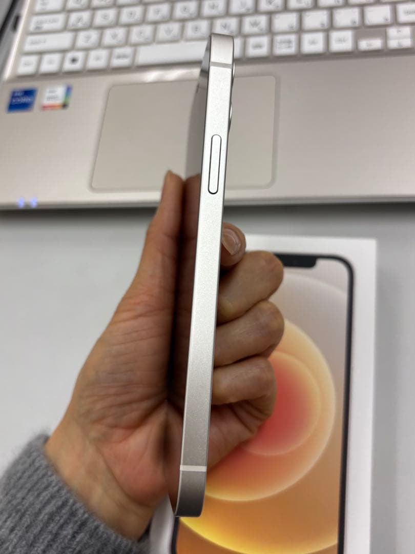 iPhone 本体 12 ホワイト 256GB 状態良好 SIMロック解除済