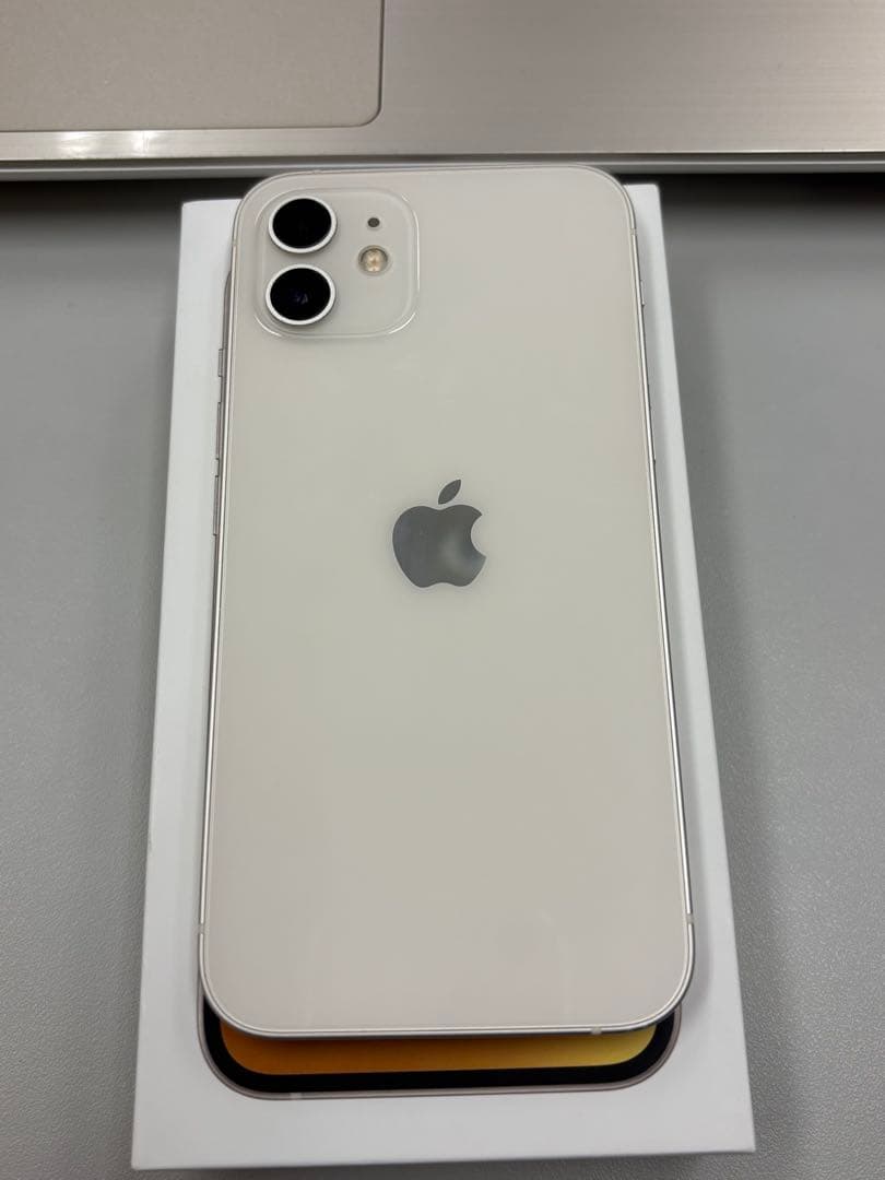 iPhone 本体 12 ホワイト 256GB 状態良好 SIMロック解除済