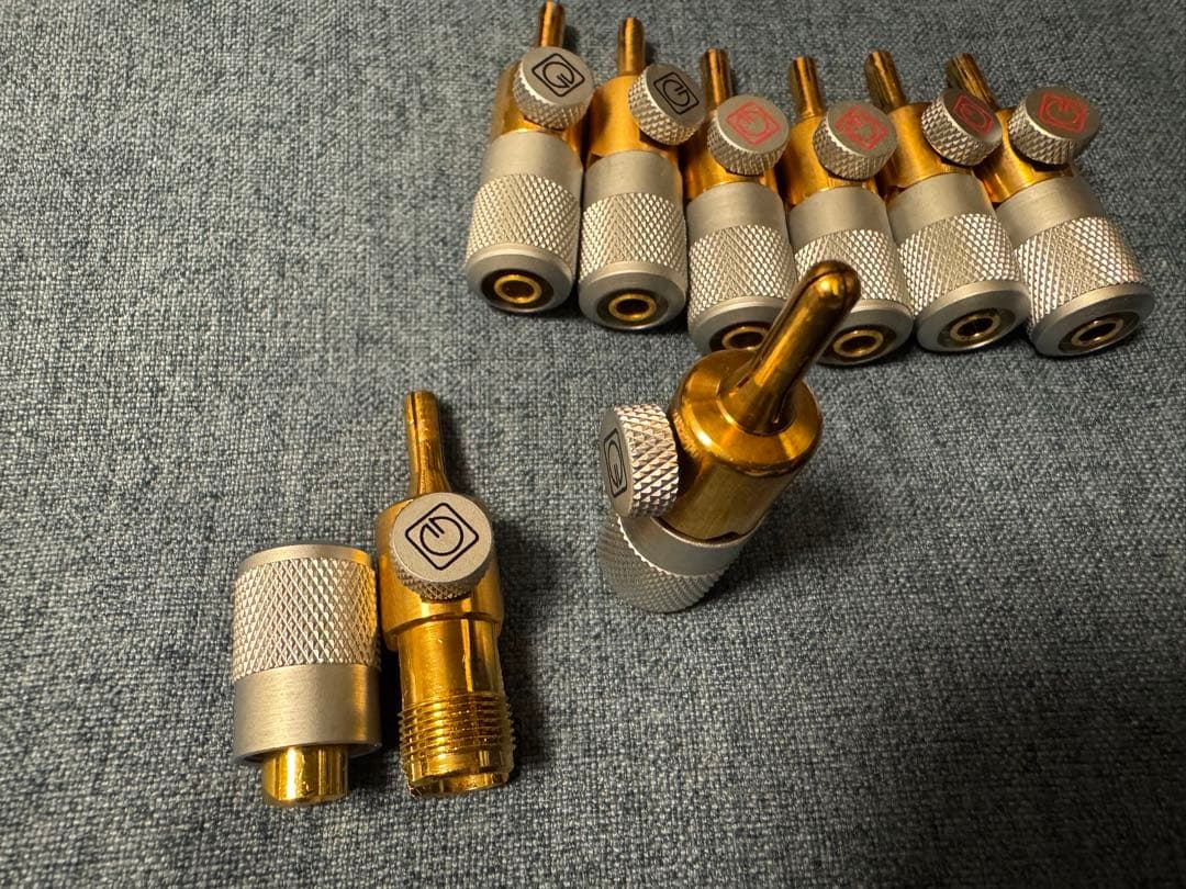 ゴールドムンド　バナナプラグ8個