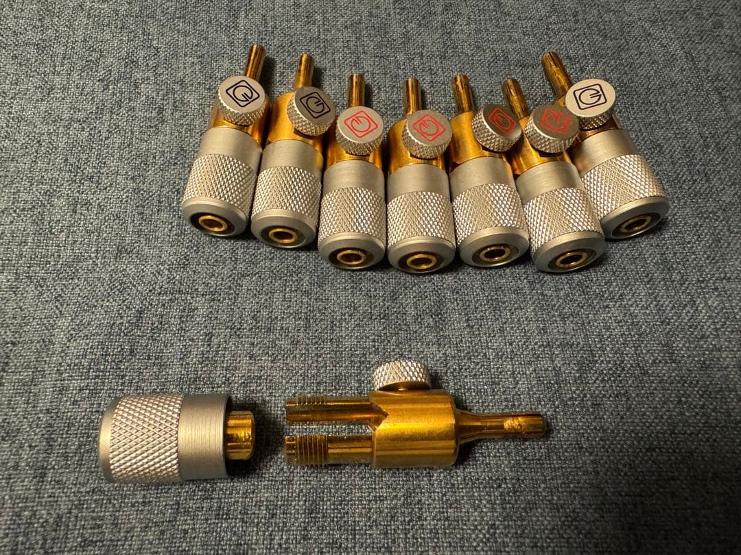 ゴールドムンド　バナナプラグ8個