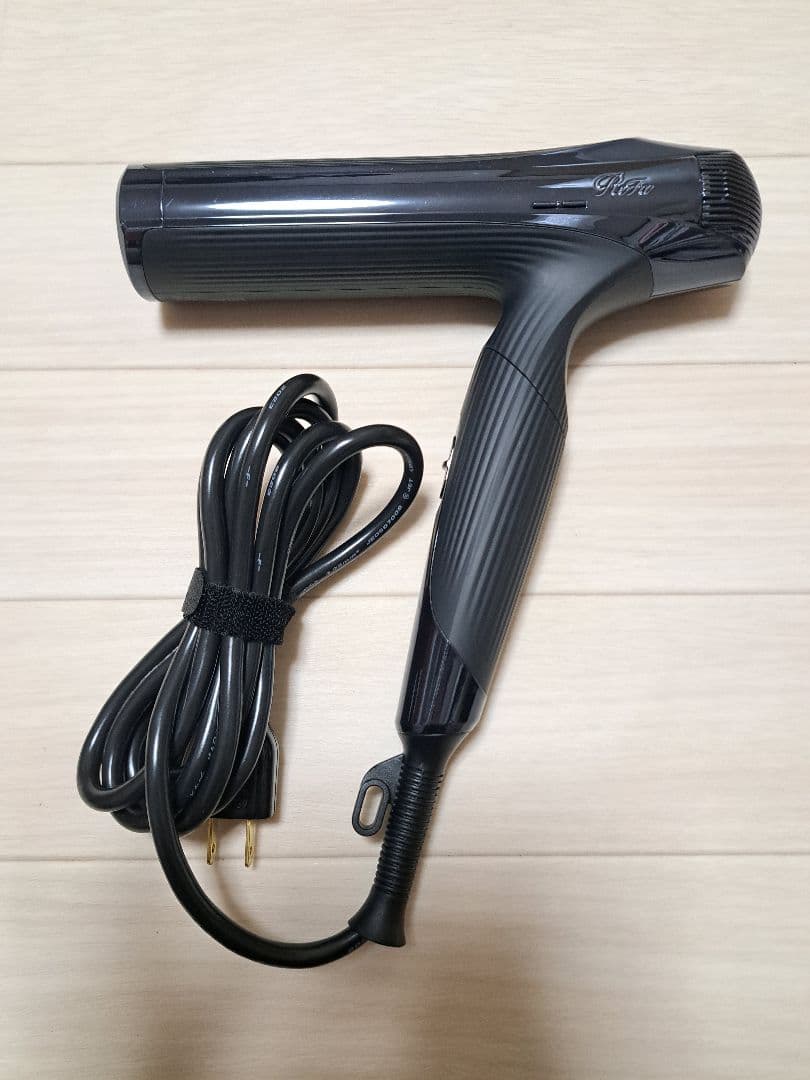 リファ ドライヤースマートW ダブル Refa 2024年製　海外対応 ブラック