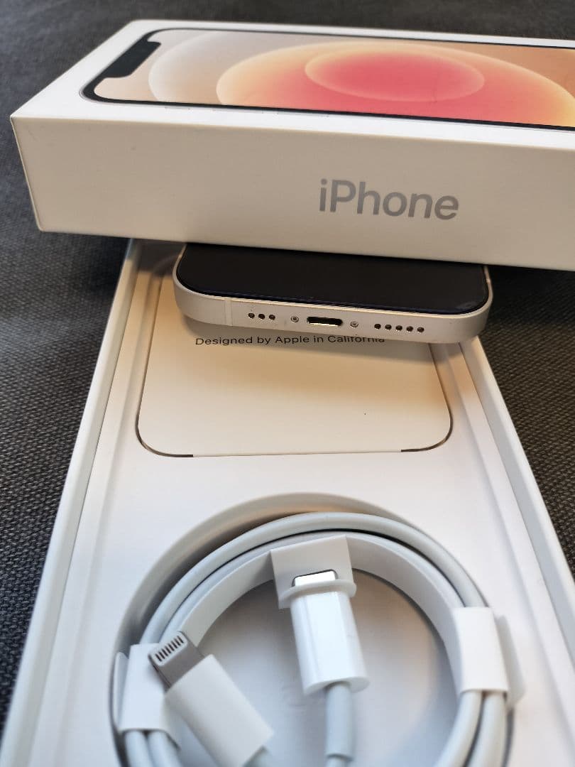 Apple iPhone 12 ホワイト 本体　12GB