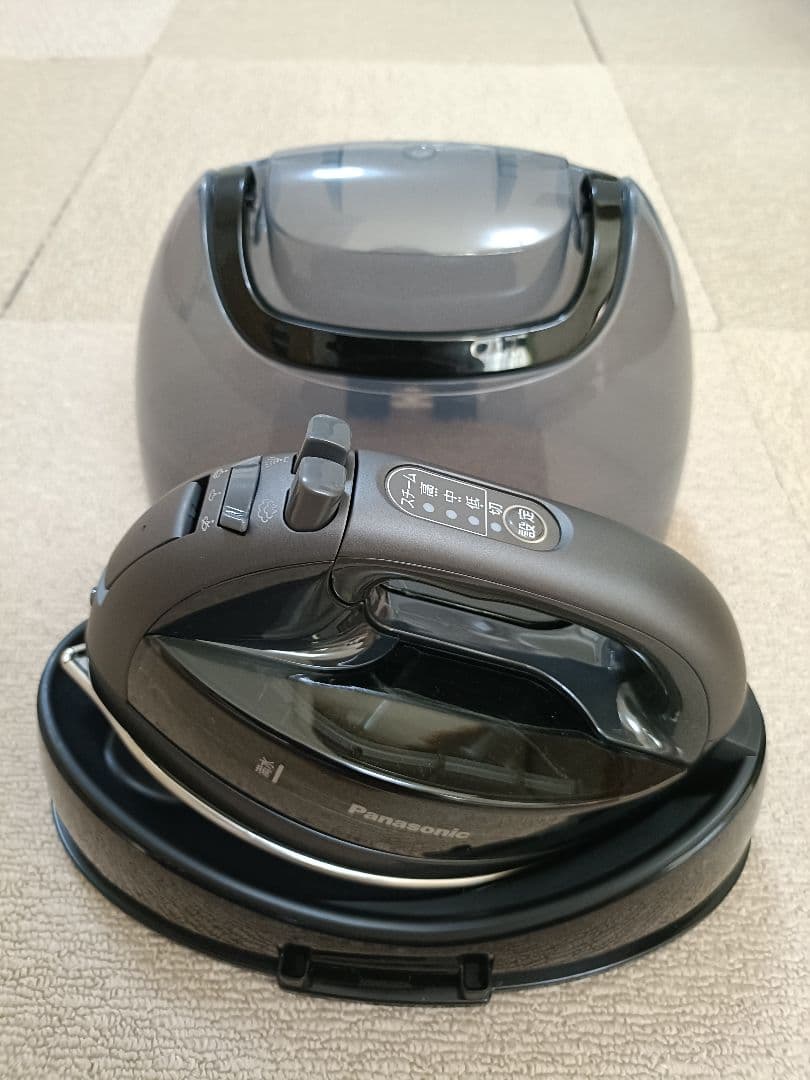 パナソニック コードレススチームアイロン　 NI-WL708