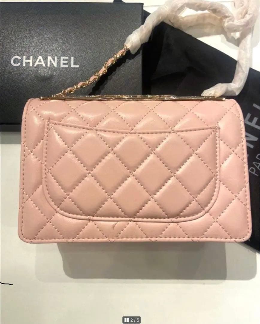 シャネル⭐︎ラインストーンチェーンウォレットピンク　ノベルティ