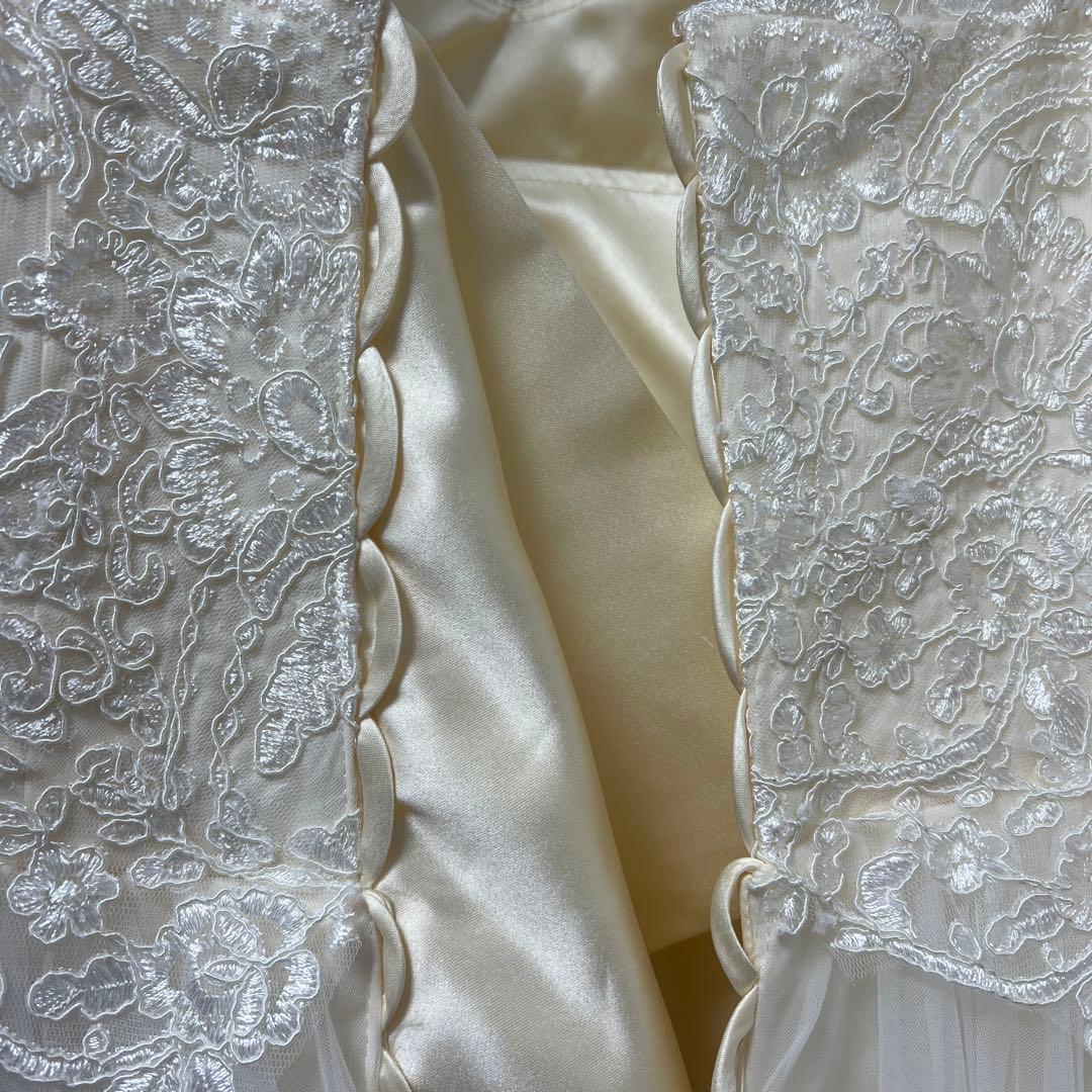 トレーンあり豪華レースウェディングドレスオフショルダーアボリー