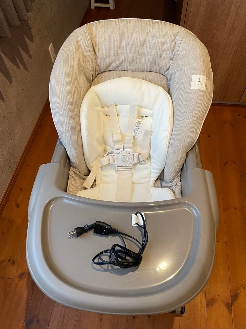 Combi コンビ ネムリラ tete a tete オートスイング バースデイ