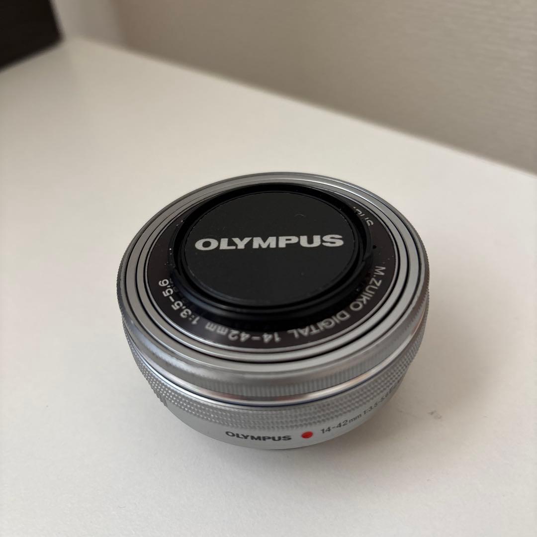 OLYMPUS PEN E-PL7ミラーレス一眼　望遠レンズ付き