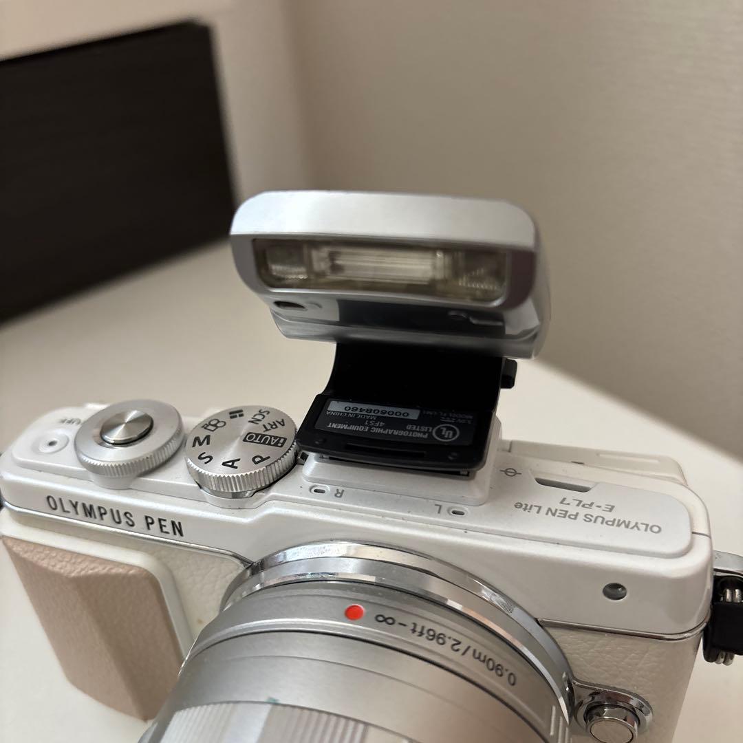 OLYMPUS PEN E-PL7ミラーレス一眼　望遠レンズ付き